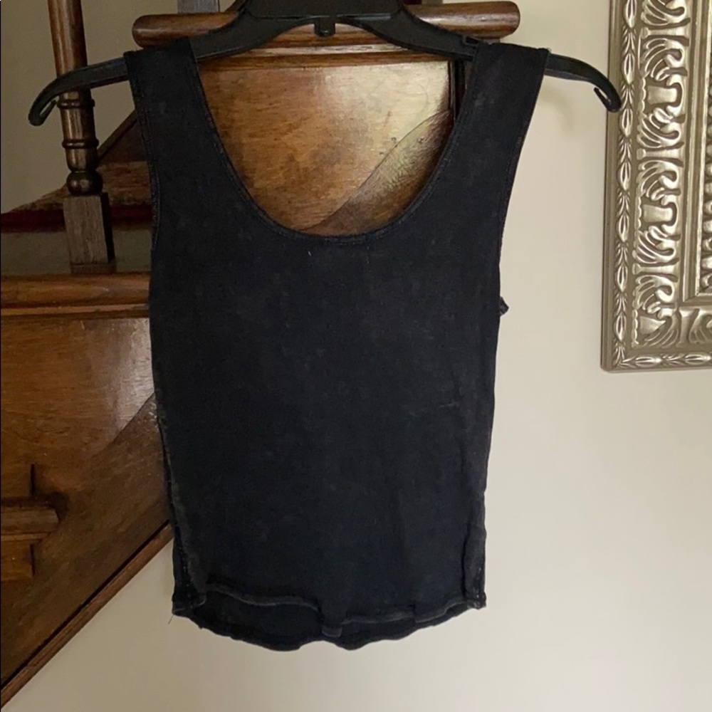 ☀️2/$10 Tank top with grommet buttons☀️ - Picture 2 of 2